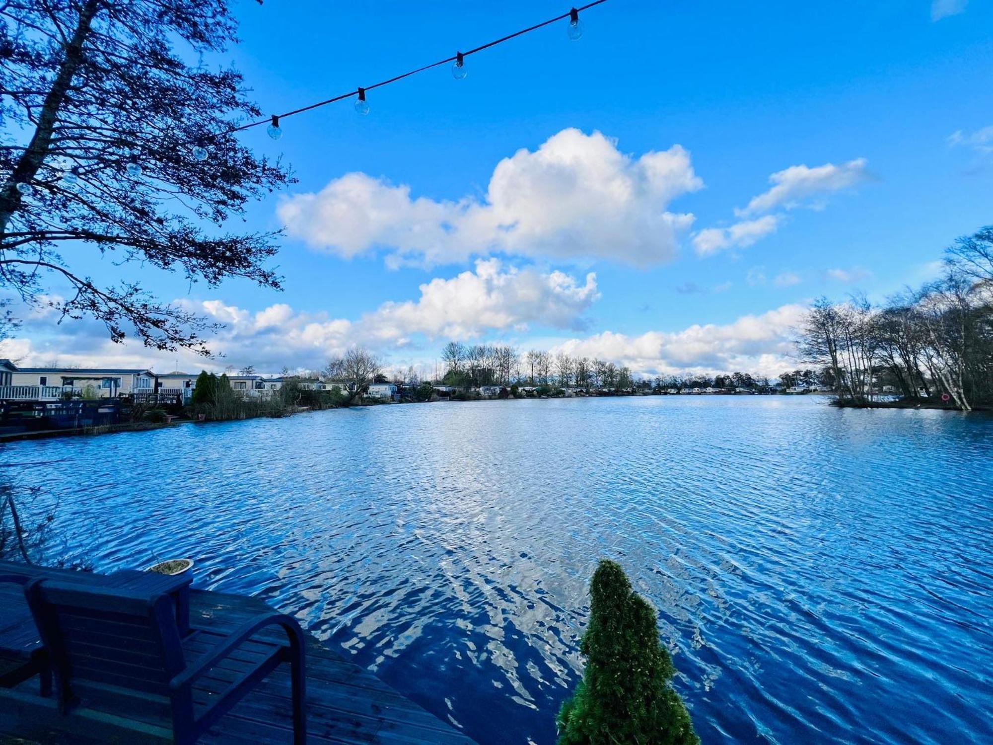 Lakeside Dorchester Lodge - Hot Tub With Fishing Peg Tattershall Exterior photo