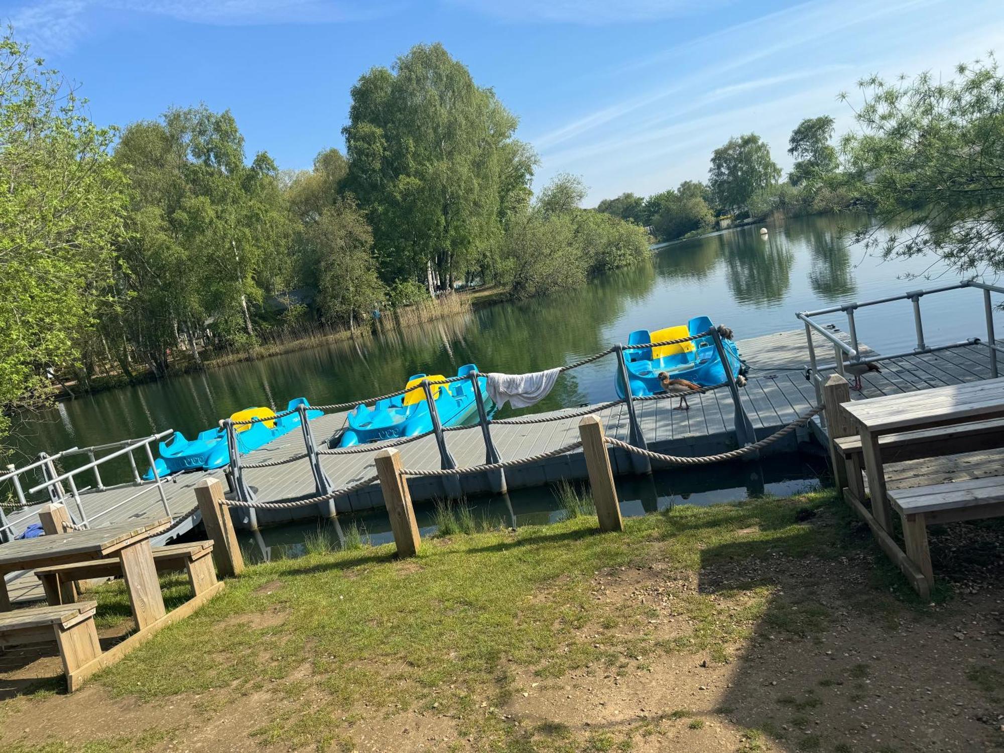 Lakeside Dorchester Lodge - Hot Tub With Fishing Peg Tattershall Exterior photo