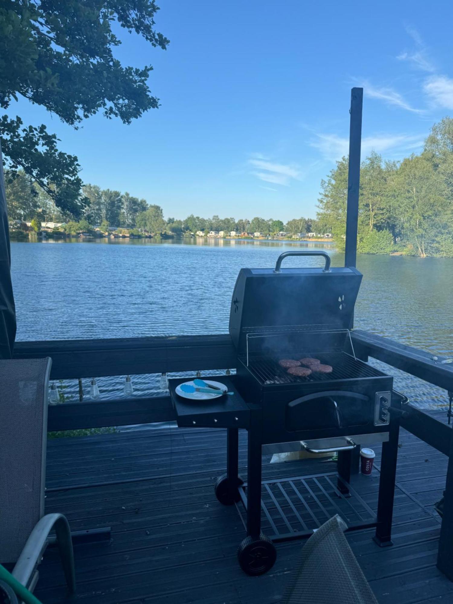 Lakeside Dorchester Lodge - Hot Tub With Fishing Peg Tattershall Exterior photo